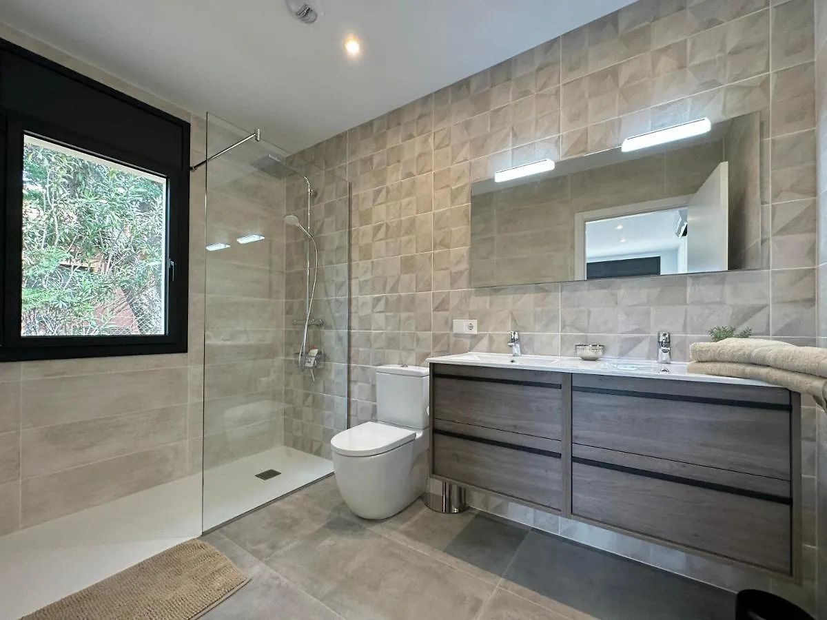The Private Accommodation Villa بيرالاذا